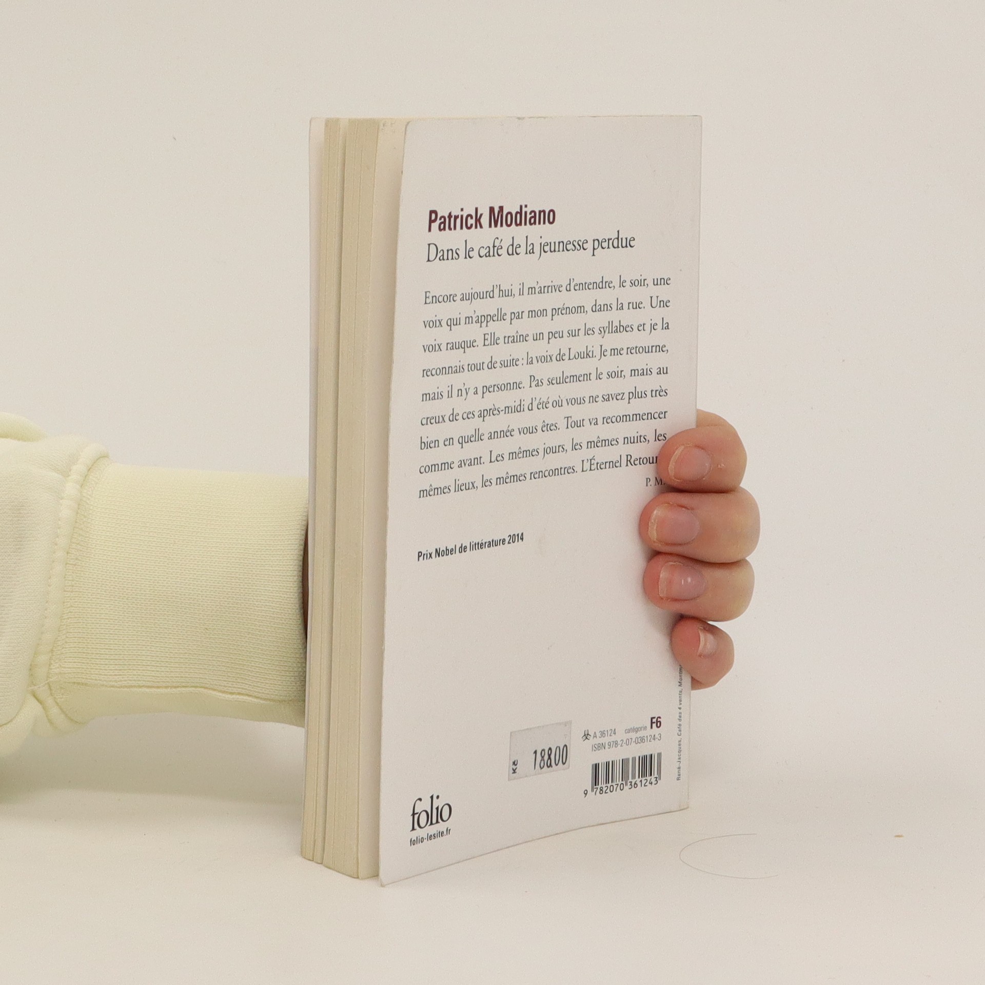 Dans le café de la jeunesse